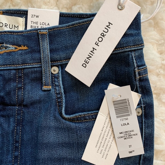 BNWT Denim Forum high-rise bike shorts. Size 27 - Picture 2 of 6